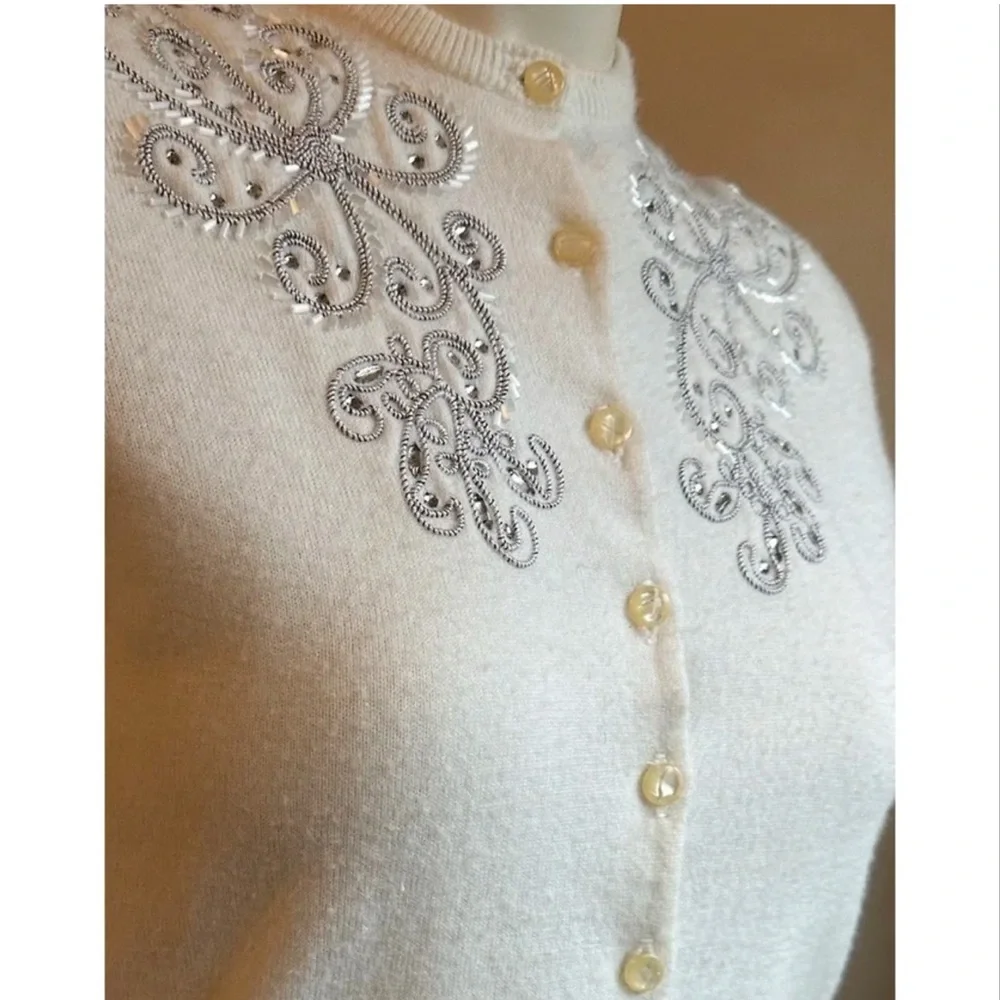 Schiaparelli vintage embellished cashmere cardigan, circa 1950s - Picture 7 of 11
